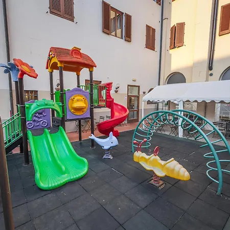 酒店 Mia Cara & 3*