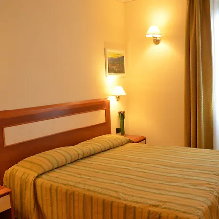Hotel Mia Cara & 3*