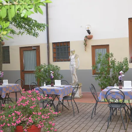 Mia Cara & Hotel 3*