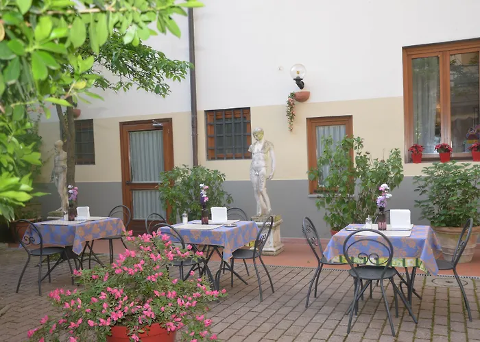 Mia Cara & Ξενοδοχείο 3*