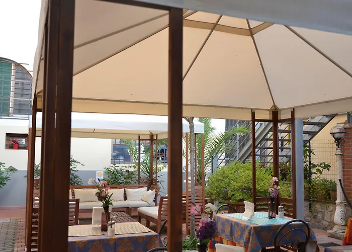 Mia Cara & Ξενοδοχείο 3*